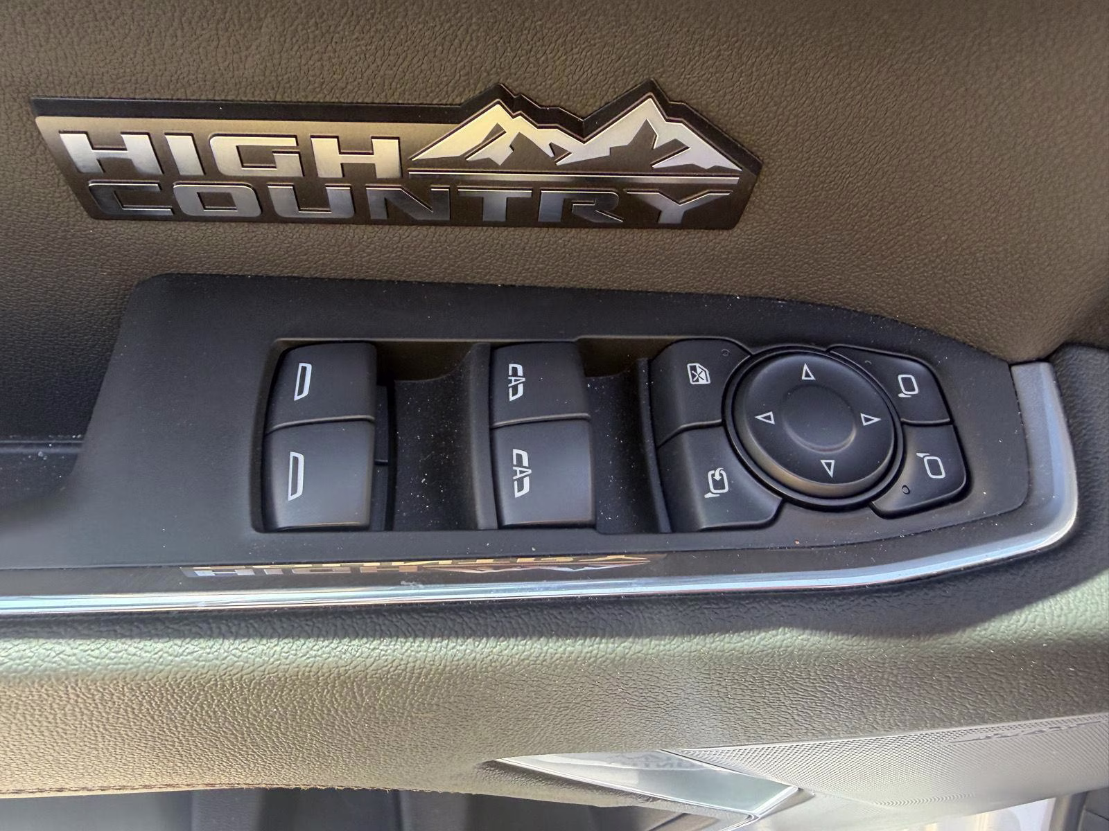 2025 Iridescent Pearl Tricoat Chevrolet Silverado 1500 High Country 4X4 Truck