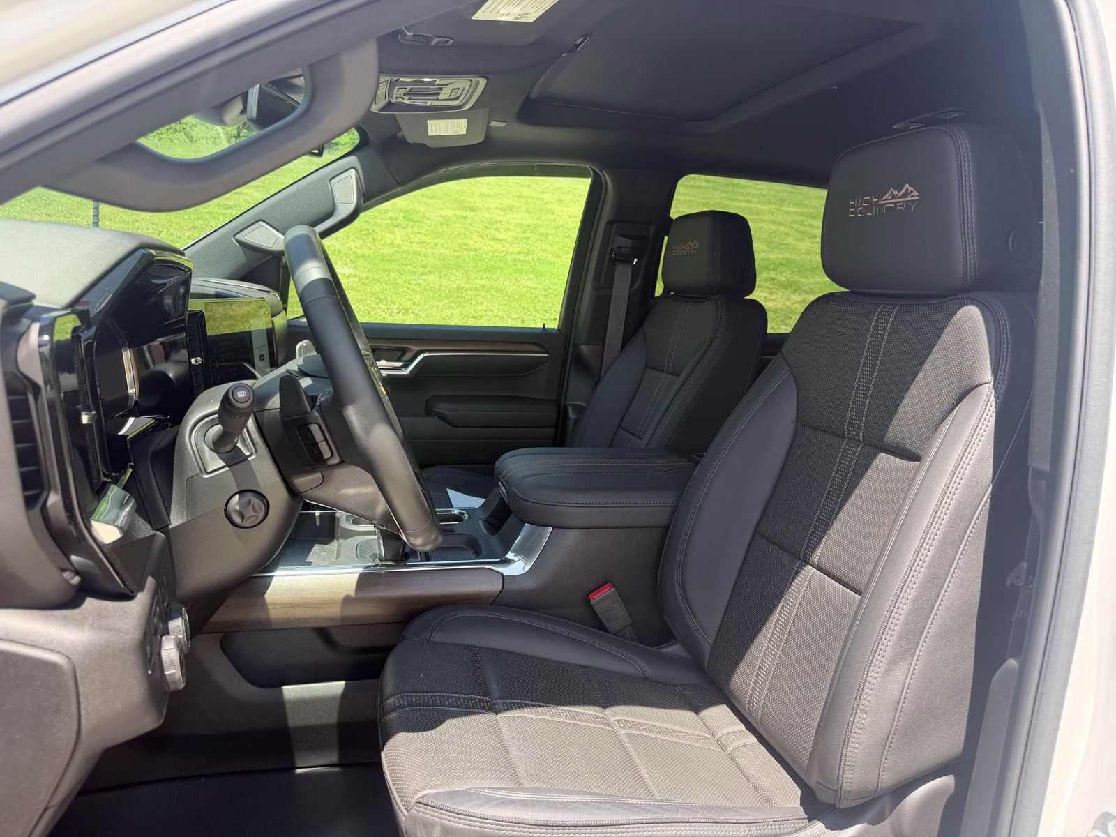 2025 Iridescent Pearl Tricoat Chevrolet Silverado 1500 High Country 4X4 Truck