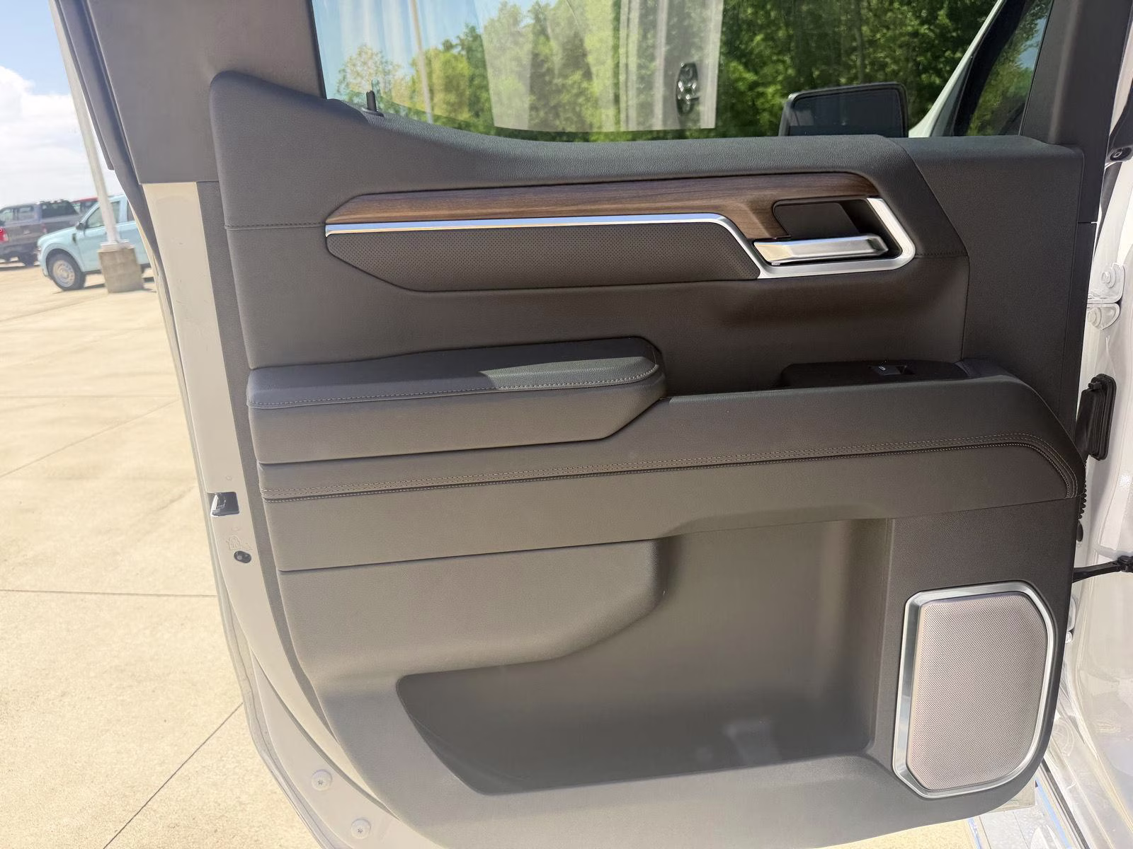 2025 Iridescent Pearl Tricoat Chevrolet Silverado 1500 High Country 4X4 Truck