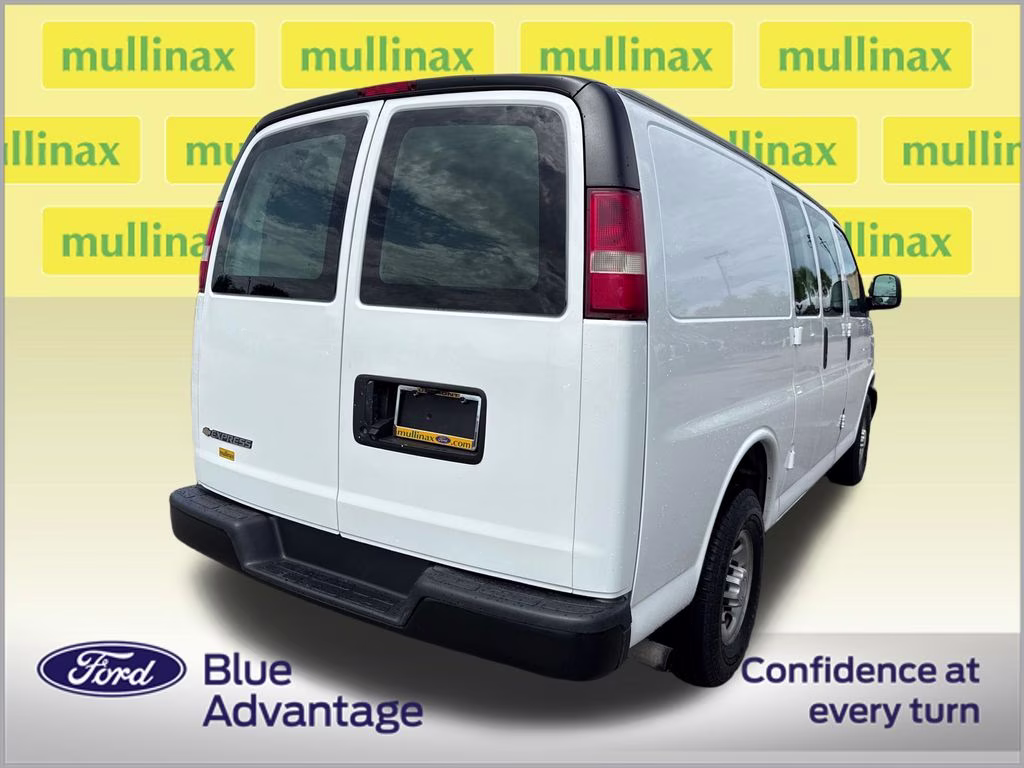 2017 Summit White Chevrolet Express 2500 Work Van RWD Van