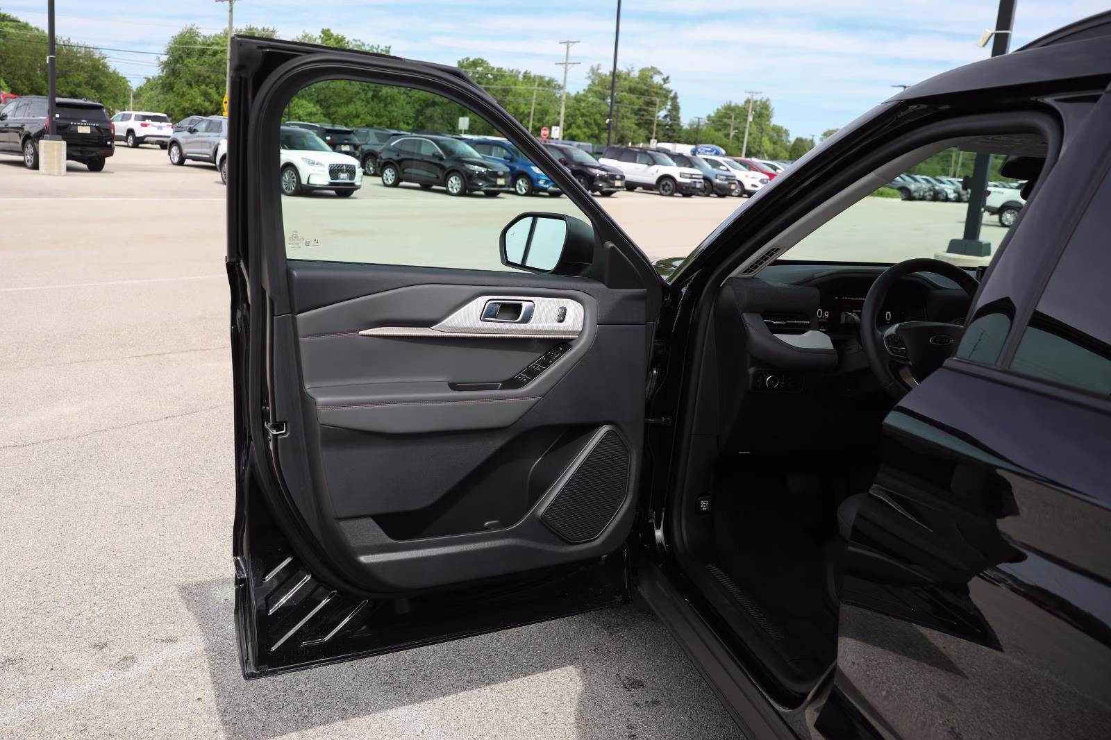 2025 Agate Black Ford Explorer Active 4X4 SUV