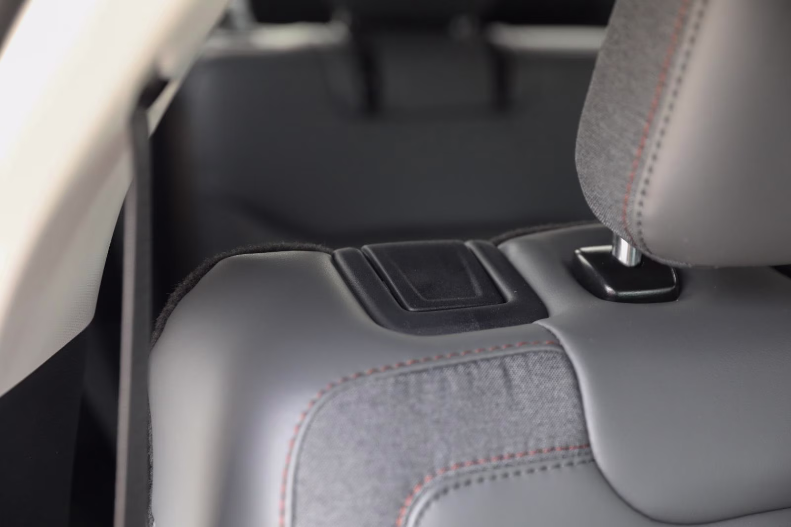 2025 Agate Black Ford Explorer Active 4X4 SUV