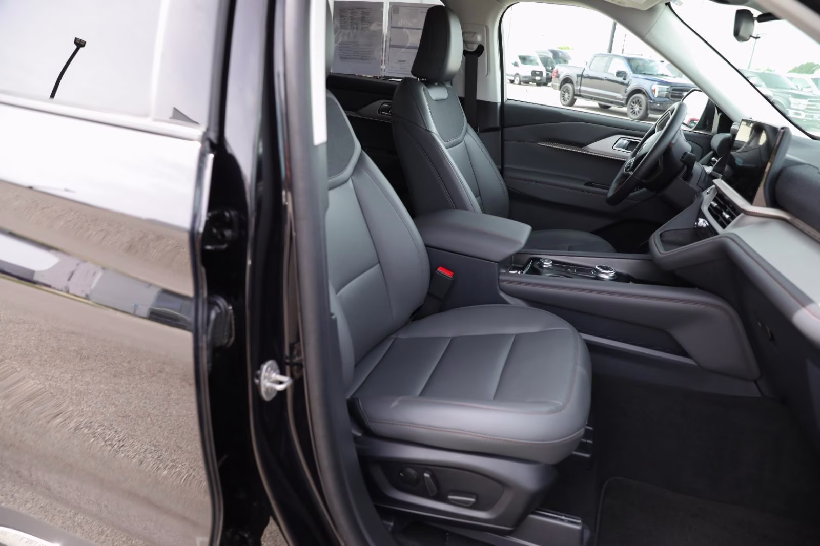 2025 Agate Black Ford Explorer Active 4X4 SUV