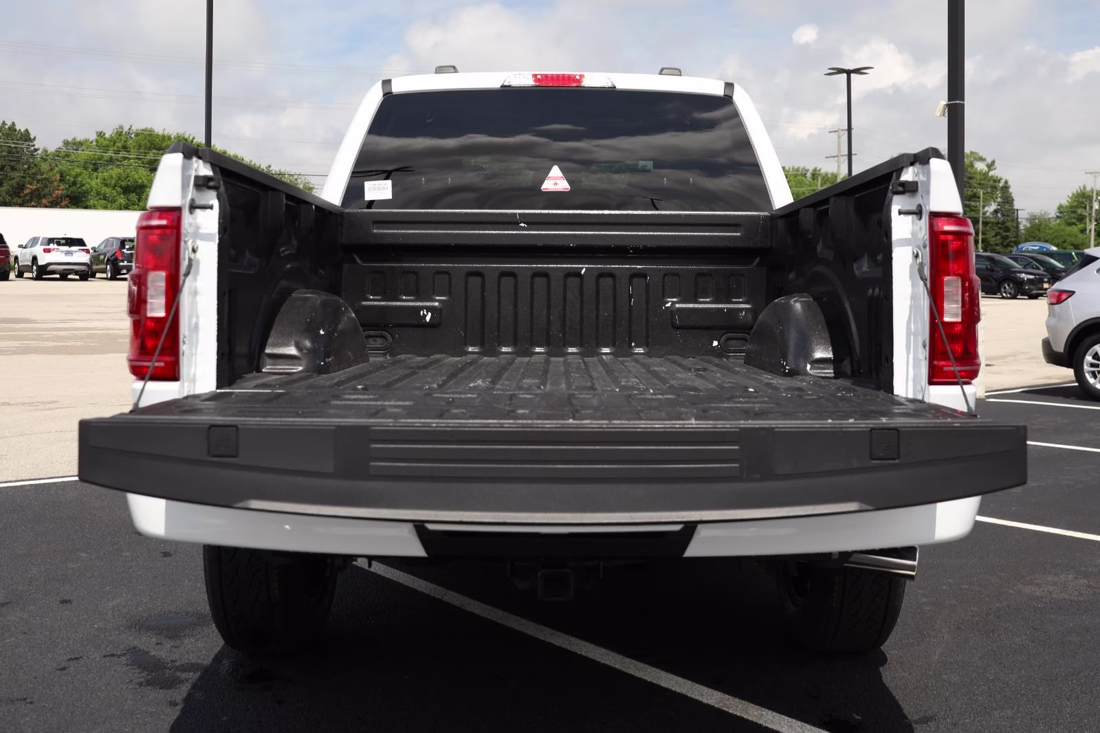 2023 Oxford White Ford F-150 XLT 4X4 Truck