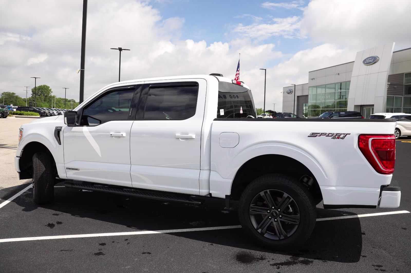 2023 Oxford White Ford F-150 XLT 4X4 Truck