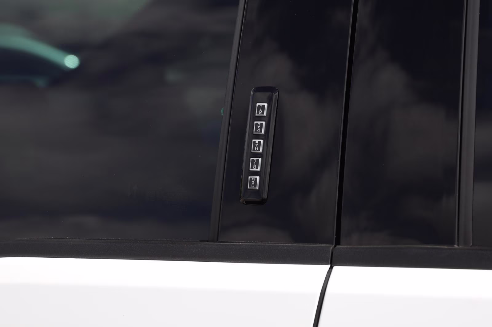 2023 Oxford White Ford F-150 XLT 4X4 Truck
