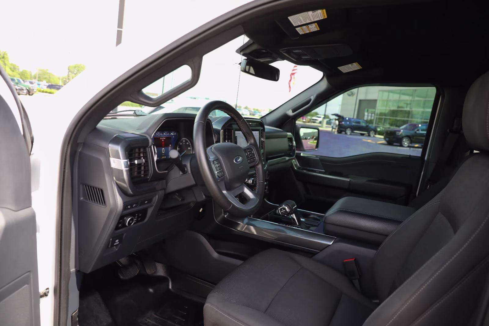 2023 Oxford White Ford F-150 XLT 4X4 Truck