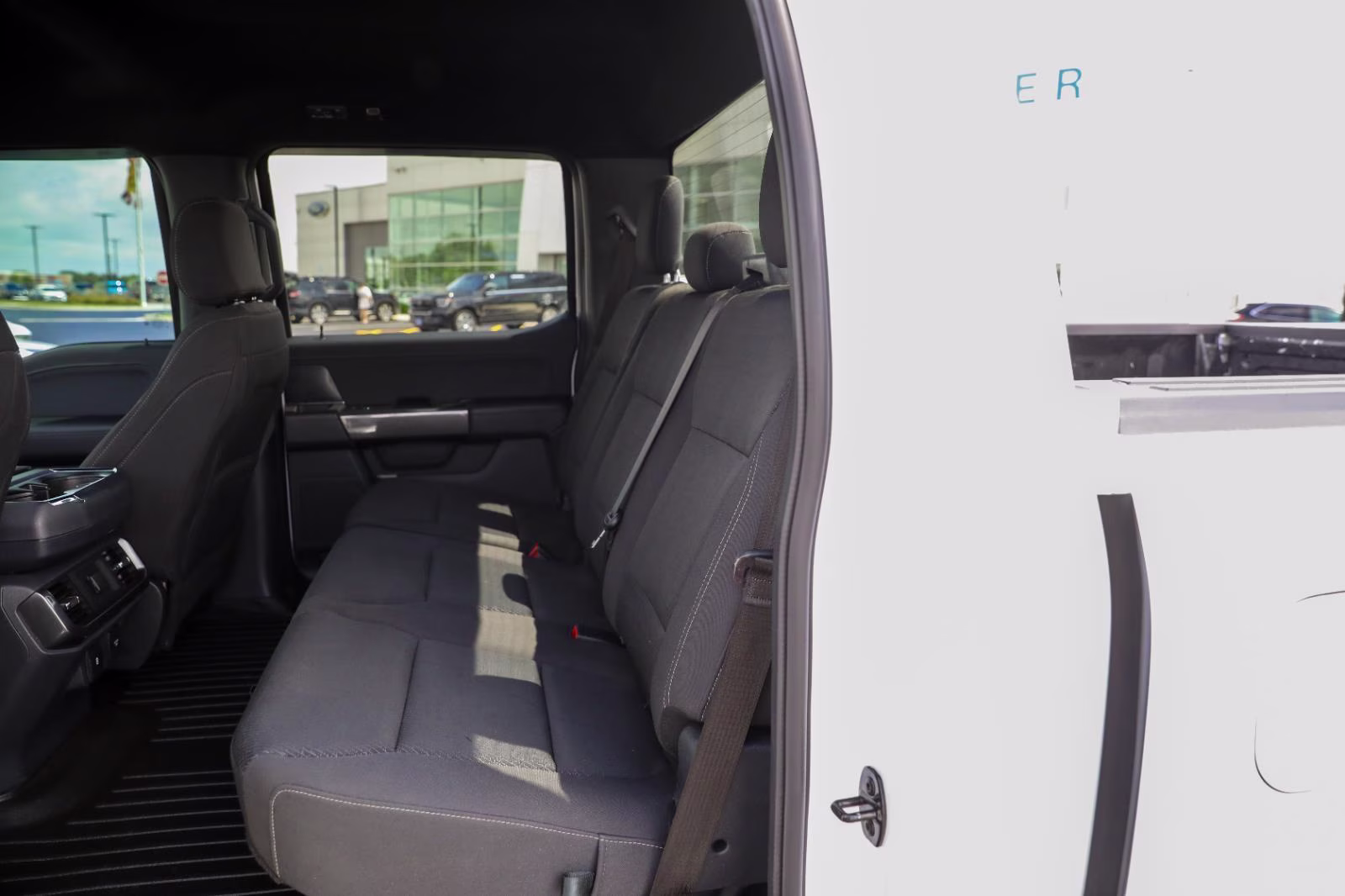 2023 Oxford White Ford F-150 XLT 4X4 Truck