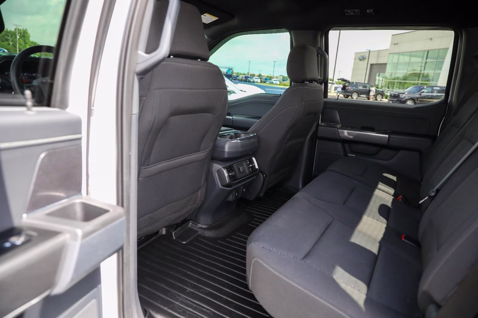 2023 Oxford White Ford F-150 XLT 4X4 Truck