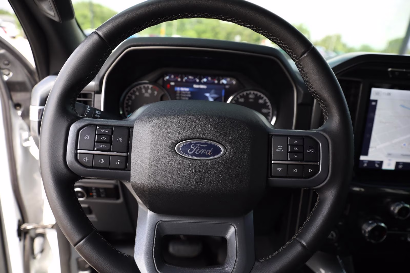 2023 Oxford White Ford F-150 XLT 4X4 Truck