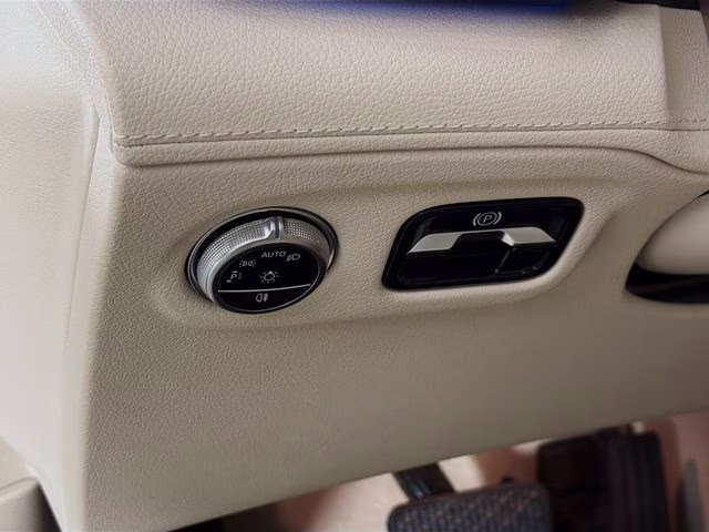 2023 Cirrus Silver Metallic Mercedes-Benz EQS 580 4MATIC AWD SUV