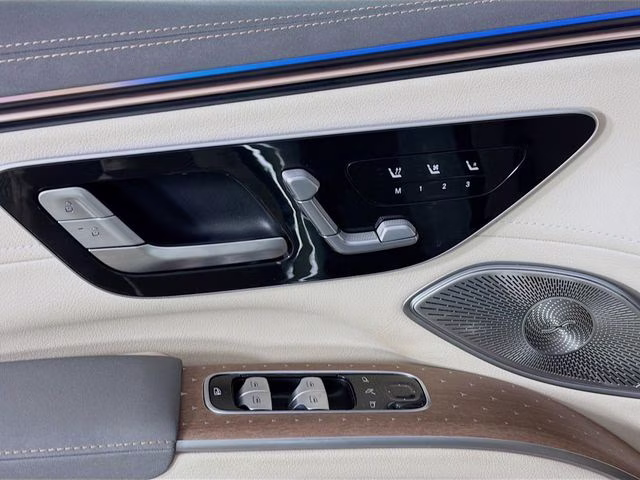 2023 Cirrus Silver Metallic Mercedes-Benz EQS 580 4MATIC AWD SUV
