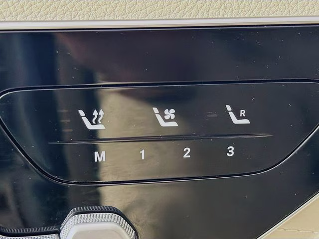 2023 Cirrus Silver Metallic Mercedes-Benz EQS 580 4MATIC AWD SUV