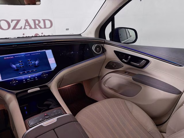 2023 Cirrus Silver Metallic Mercedes-Benz EQS 580 4MATIC AWD SUV