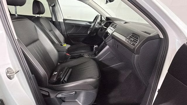 2023 Opal White Pearl Volkswagen Tiguan 2.0T SE FWD SUV