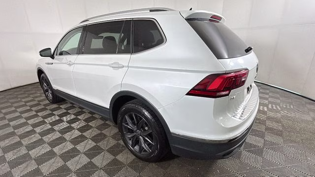 2023 Opal White Pearl Volkswagen Tiguan 2.0T SE FWD SUV