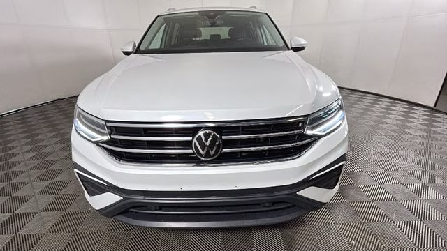 2023 Opal White Pearl Volkswagen Tiguan 2.0T SE FWD SUV