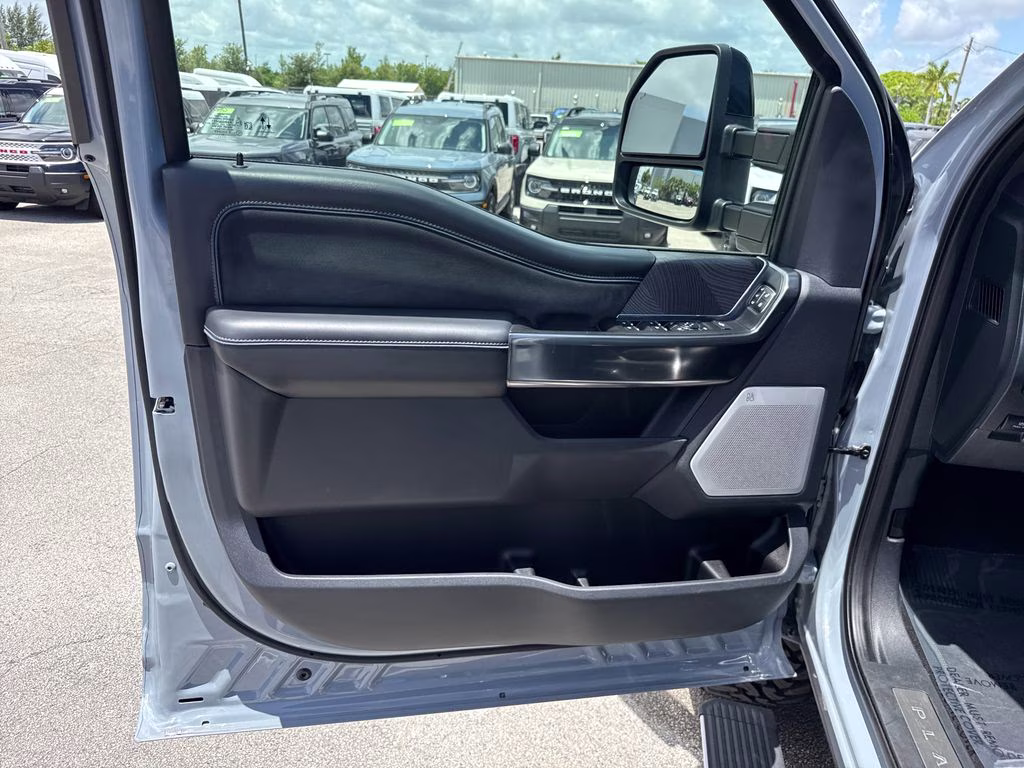 2025 Glacier Gray Metallic Tri-Coat Ford Super Duty F-250 SRW Platinum 4X4 Truck
