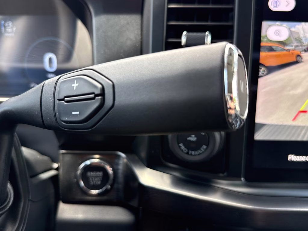 2023 Iconic Silver Metallic Ford Super Duty F-250 SRW Lariat 4X4 Truck