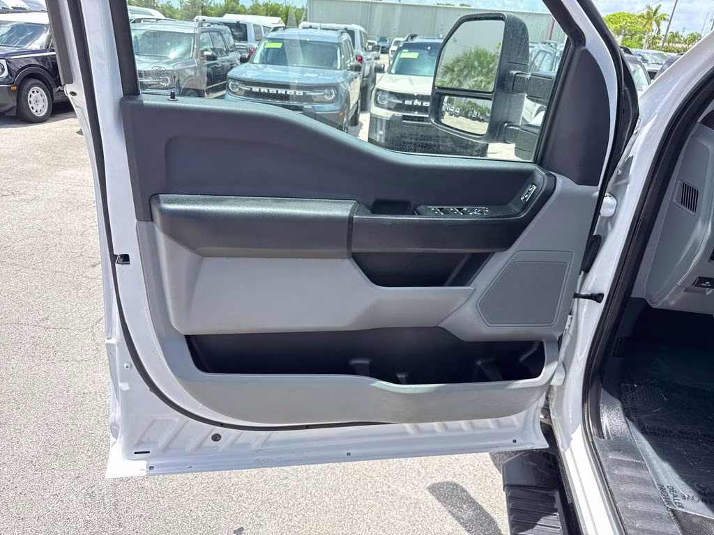 2023 Oxford White Ford Super Duty F-250 SRW XL 4X4 Truck