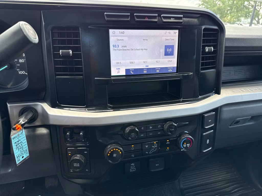 2023 Oxford White Ford Super Duty F-250 SRW XL 4X4 Truck