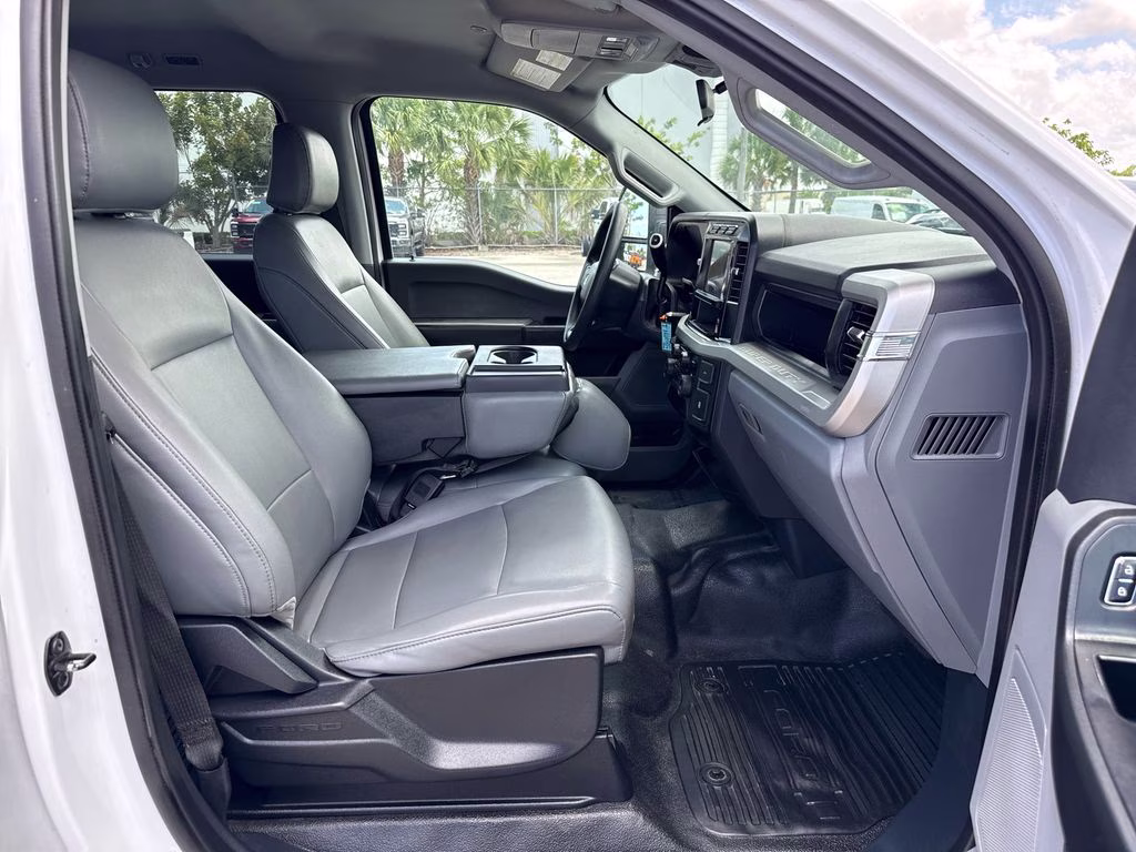 2023 Oxford White Ford Super Duty F-250 SRW XL 4X4 Truck
