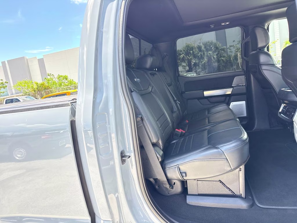 2025 Glacier Gray Metallic Tri-Coat Ford Super Duty F-250 SRW Platinum 4X4 Truck