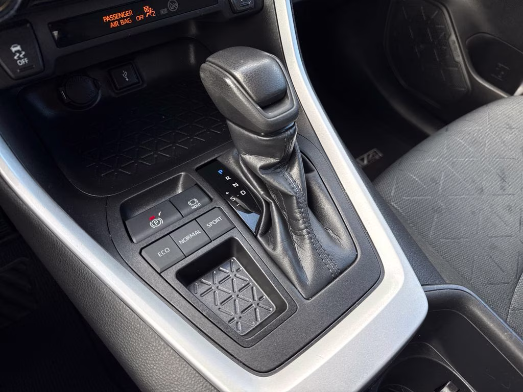 2022 Midnight Black Metallic Toyota RAV4 XLE FWD SUV