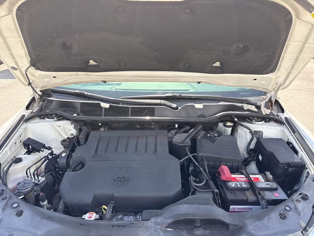 2013 Blizzard Pearl Toyota Venza XLE FWD SUV