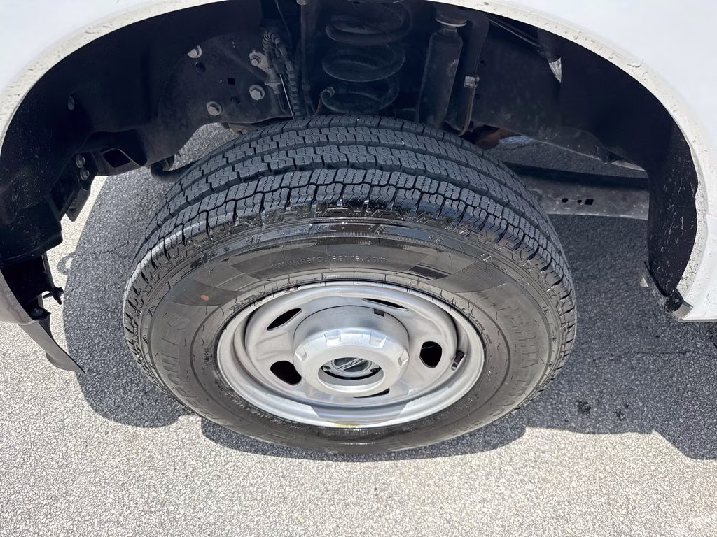 2023 Oxford White Ford Super Duty F-250 SRW XL 4X4 Truck