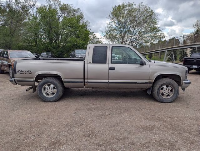 1998 Light Pewter Metallic Chevrolet C/K 1500 Base 4X4 Truck