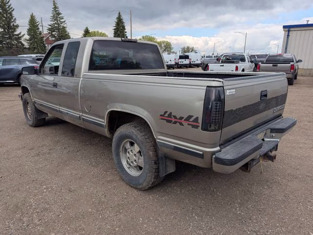 1998 Light Pewter Metallic Chevrolet C/K 1500 Base 4X4 Truck