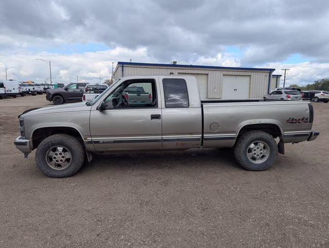 1998 Light Pewter Metallic Chevrolet C/K 1500 Base 4X4 Truck