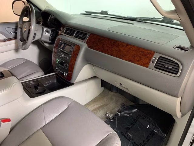 2009 Summit White Chevrolet Tahoe LT 4X4 SUV