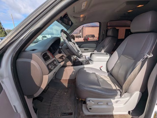 2009 Summit White Chevrolet Tahoe LT 4X4 SUV