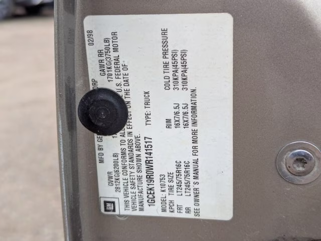 1998 Light Pewter Metallic Chevrolet C/K 1500 Base 4X4 Truck
