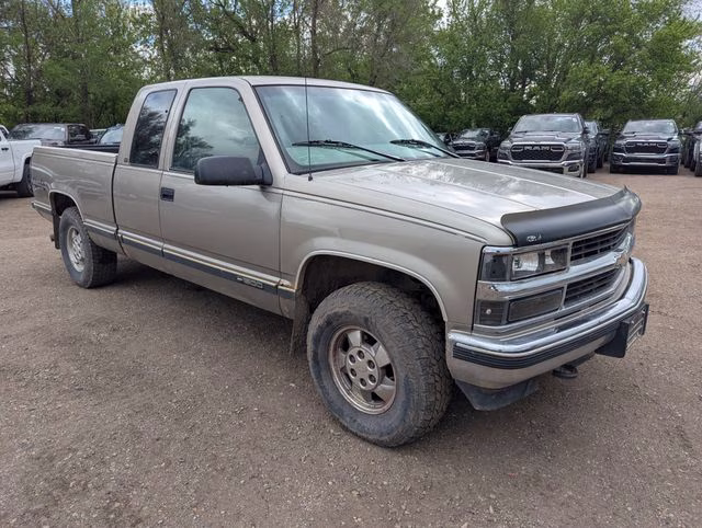 1998 Light Pewter Metallic Chevrolet C/K 1500 Base 4X4 Truck