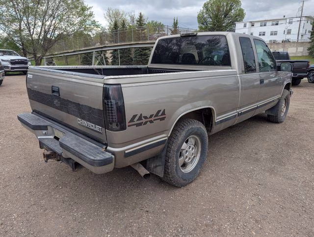 1998 Light Pewter Metallic Chevrolet C/K 1500 Base 4X4 Truck