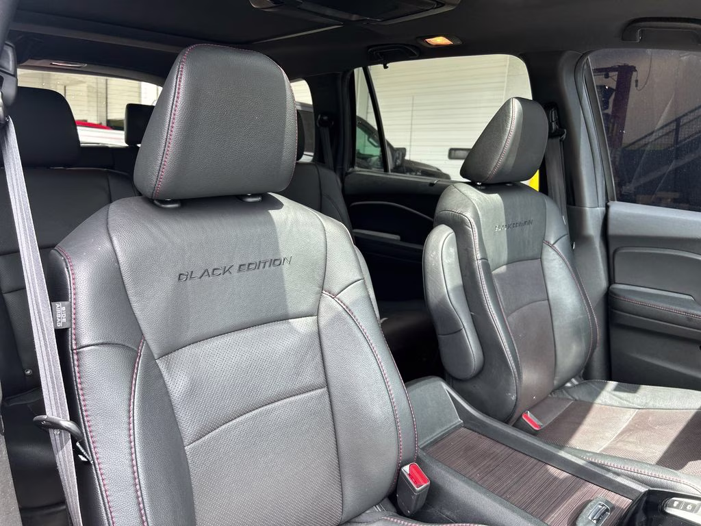 2022 Crystal Black Pearl Honda Pilot Black Edition AWD SUV