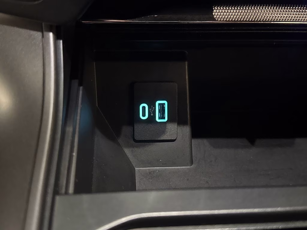 2024 Agate Black Metallic Ford F-150 Lariat 4X4 Truck