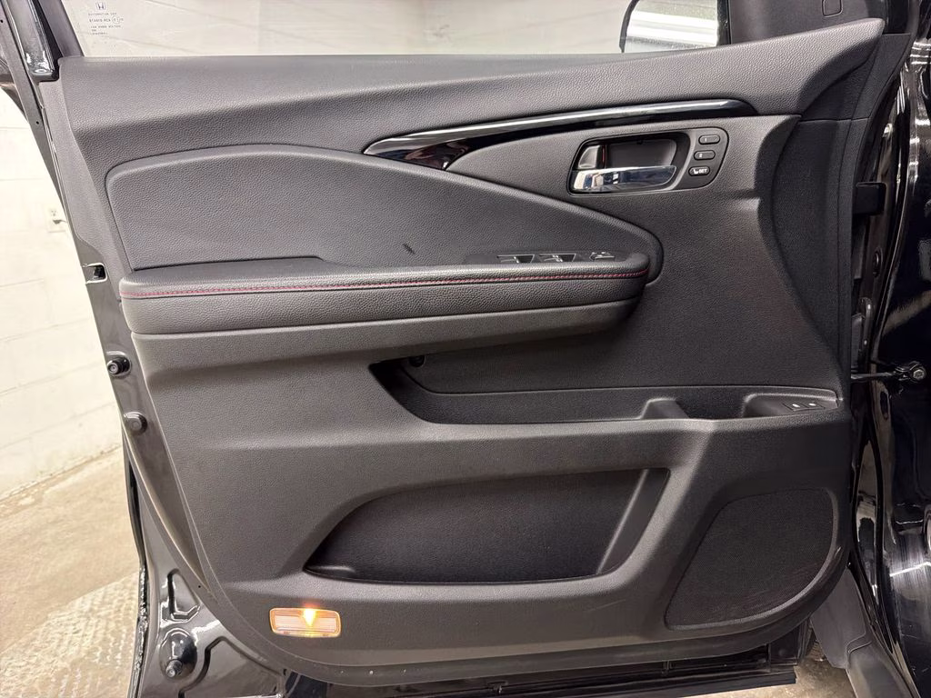 2022 Crystal Black Pearl Honda Pilot Black Edition AWD SUV