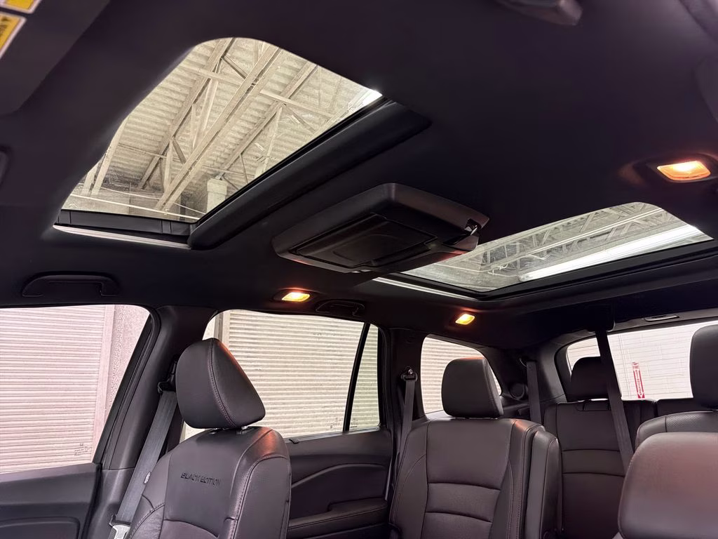 2022 Crystal Black Pearl Honda Pilot Black Edition AWD SUV