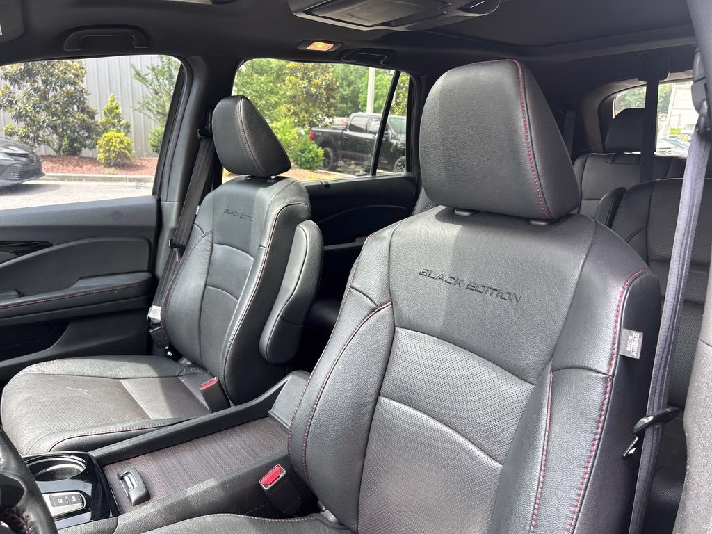 2022 Crystal Black Pearl Honda Pilot Black Edition AWD SUV