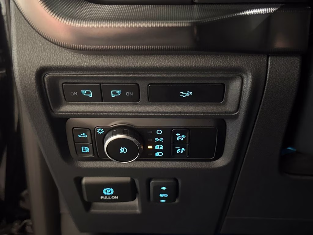 2024 Agate Black Metallic Ford F-150 Lariat 4X4 Truck