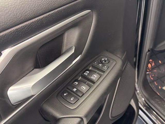 2019 Diamond Black Crystal Pearlcoat Ram 1500 Big Horn 4X4 Truck