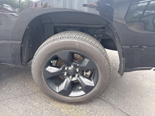 2019 Diamond Black Crystal Pearlcoat Ram 1500 Big Horn 4X4 Truck