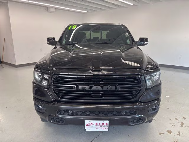 2019 Diamond Black Crystal Pearlcoat Ram 1500 Big Horn 4X4 Truck