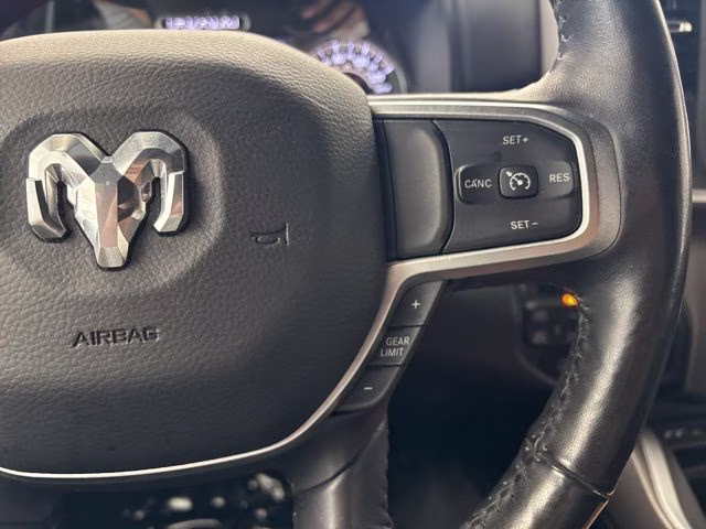 2019 Diamond Black Crystal Pearlcoat Ram 1500 Big Horn 4X4 Truck