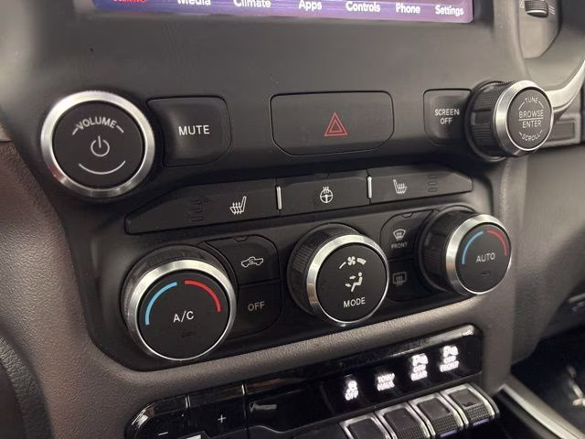 2019 Diamond Black Crystal Pearlcoat Ram 1500 Big Horn 4X4 Truck