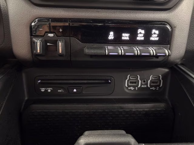 2019 Diamond Black Crystal Pearlcoat Ram 1500 Big Horn 4X4 Truck